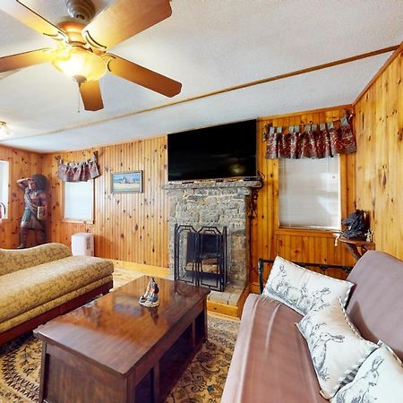 Tweeting Brook Villa Gatlinburg Exterior photo