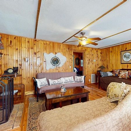 Tweeting Brook Villa Gatlinburg Exterior photo