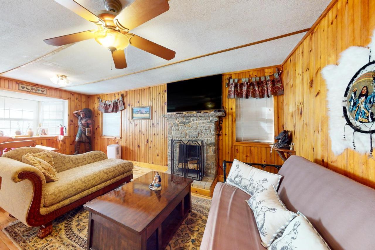 Tweeting Brook Villa Gatlinburg Exterior photo