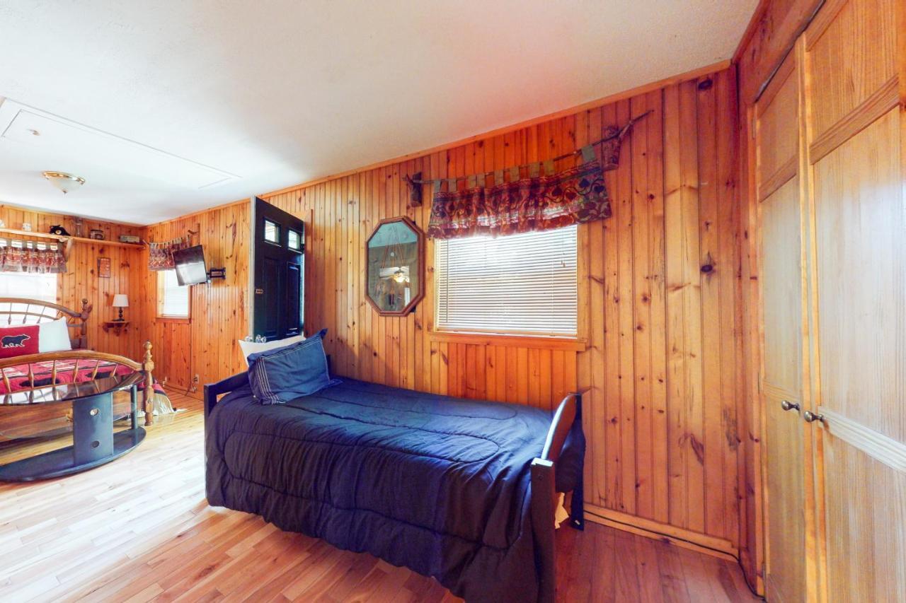 Tweeting Brook Villa Gatlinburg Exterior photo
