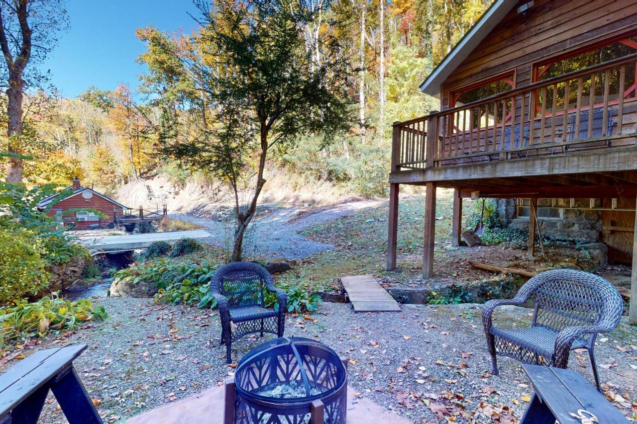 Tweeting Brook Villa Gatlinburg Exterior photo